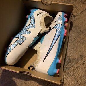Nike kids soccerr cleats